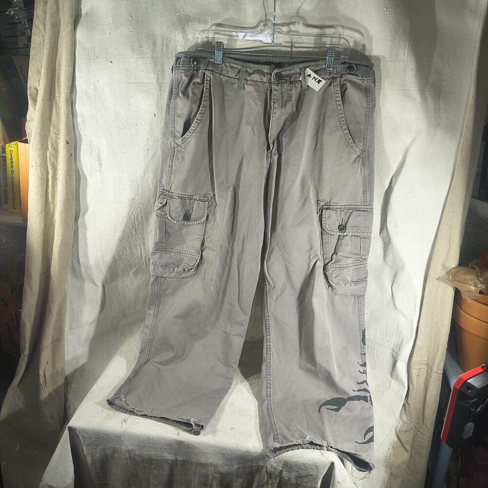 Lucky Brand Size 36 Grey Distressed Cargo Pants Style No. 80318 Regular Length